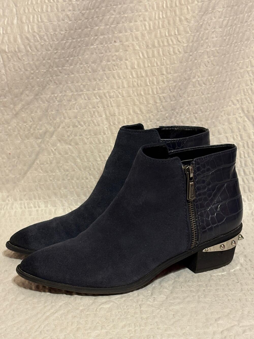 Circus by Sam Edelman Navy Suede Croc Embossed Studded Side Zip Booties Size 8.5